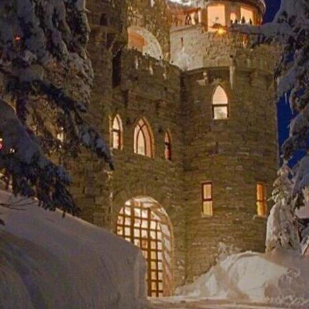 فيلا Schweitzer Castle ساندبوينت المظهر الخارجي الصورة